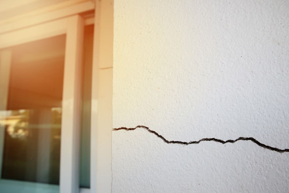 Fissure au niveau des murs de maison