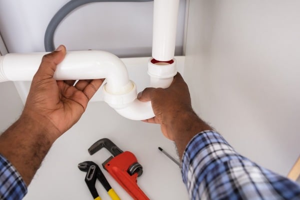 Vérifier physiquement le conduit bouché