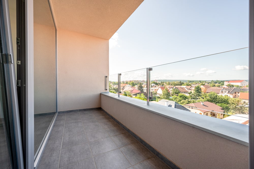 Tout savoir sur les balcons avec relevés