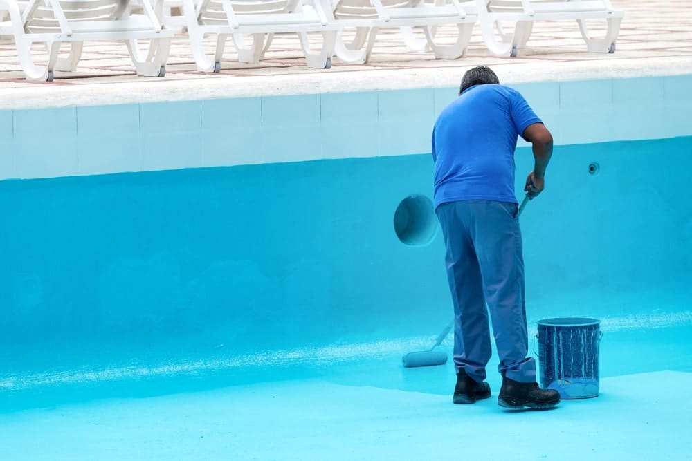 How to repair or renovate a swimming pool with the use of resin 